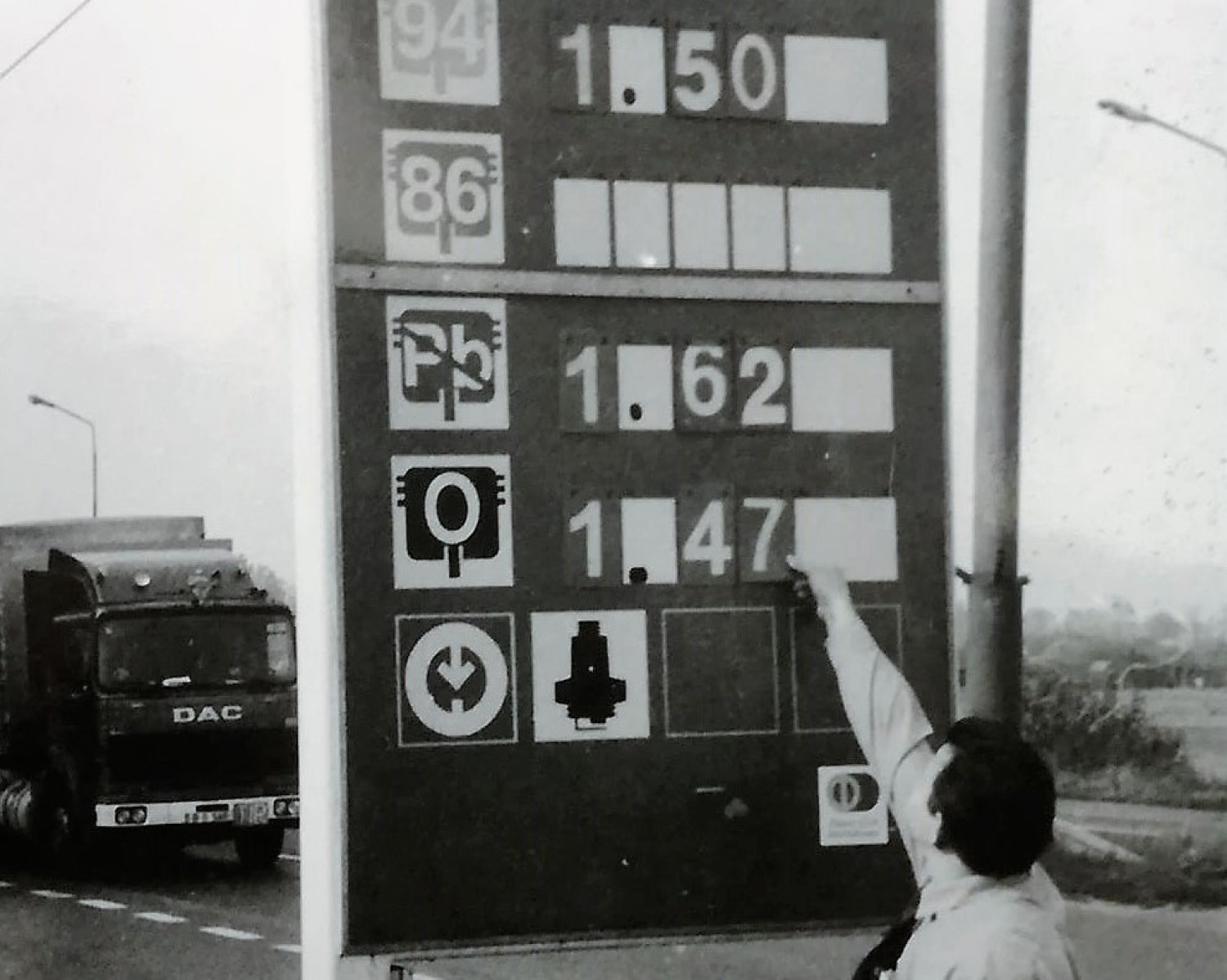 Benzyna za 1,40 zł, a diesel za złotówkę
