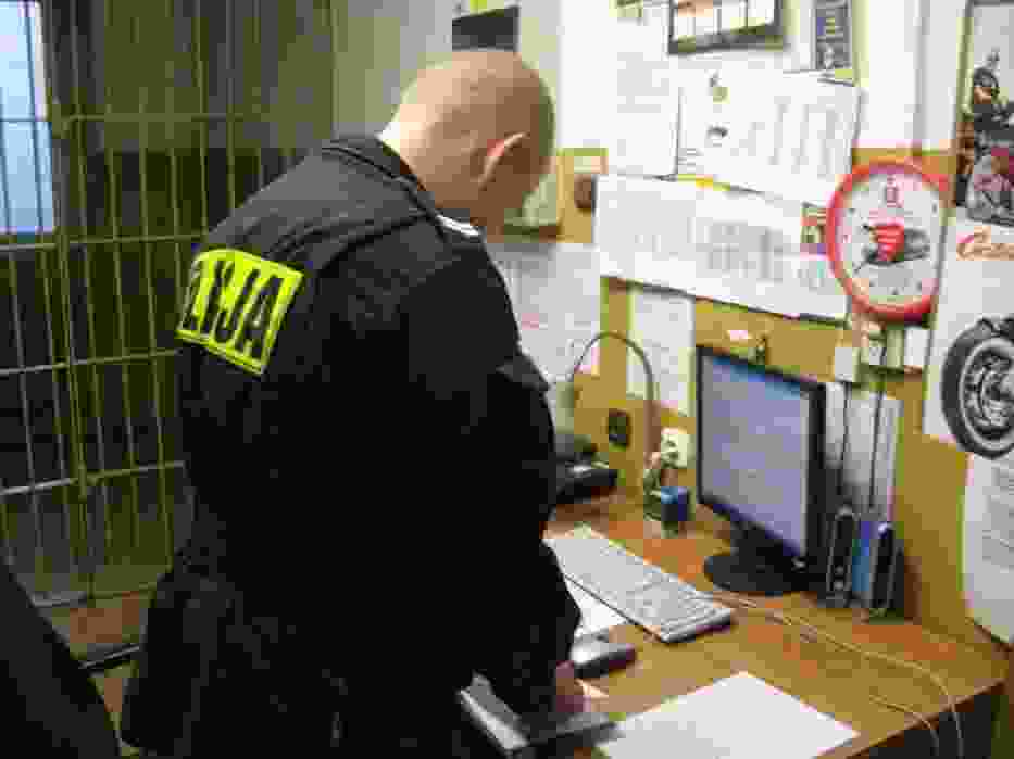 Pijani rodzice Żory 2014: Pijany tatuś z dwójką dzieci, a żona w szpitalu