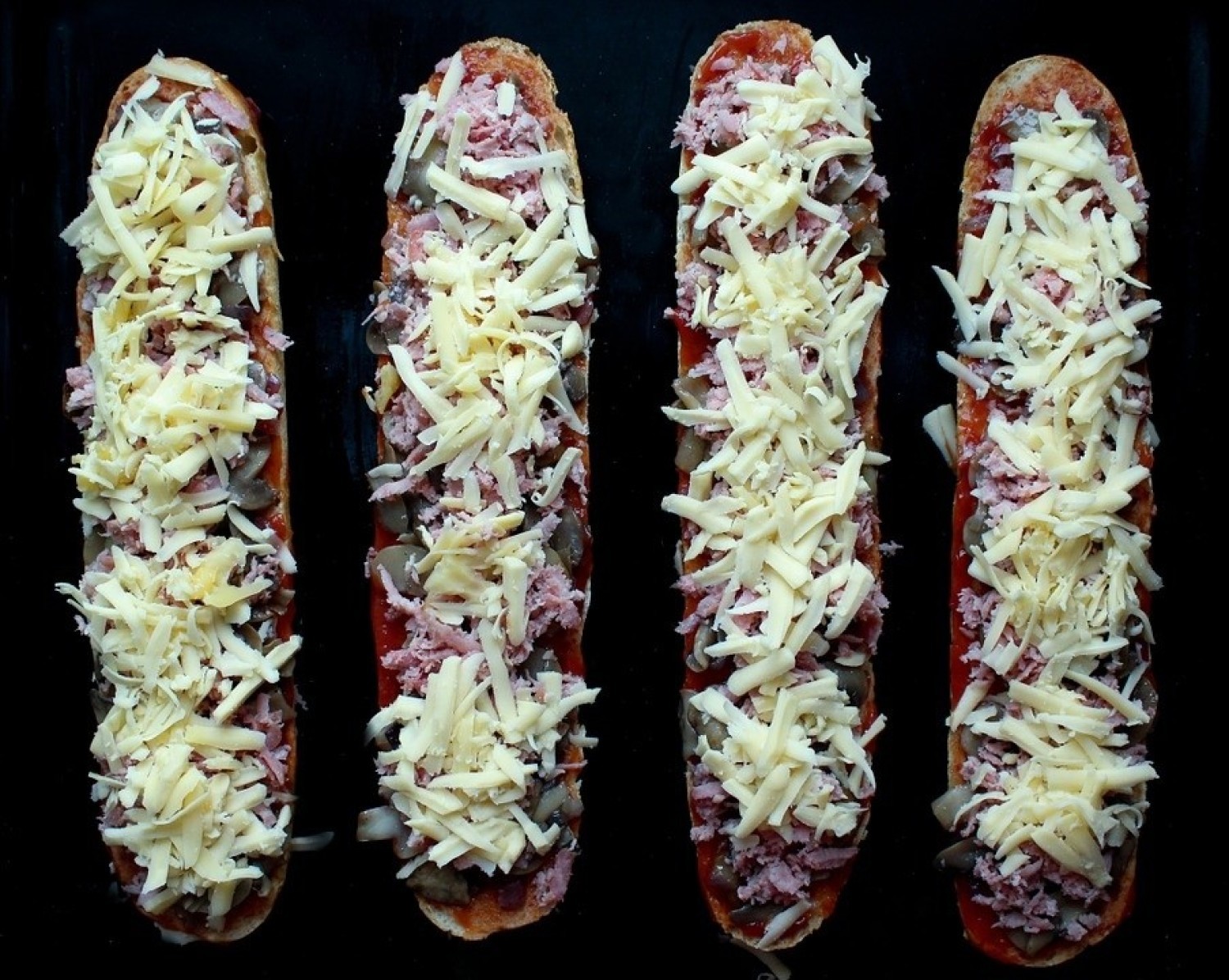 Top 7 najlepszych zapiekanek w Toruniu. Gdzie są najsmaczniejsze? Sprawdźcie!