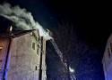 W Damasławku, przy ul. Kcyńskiej, zapaliła się sadza w kominie. Akcję ratowniczą prowadziły 4 jednostki straży pożarnej 