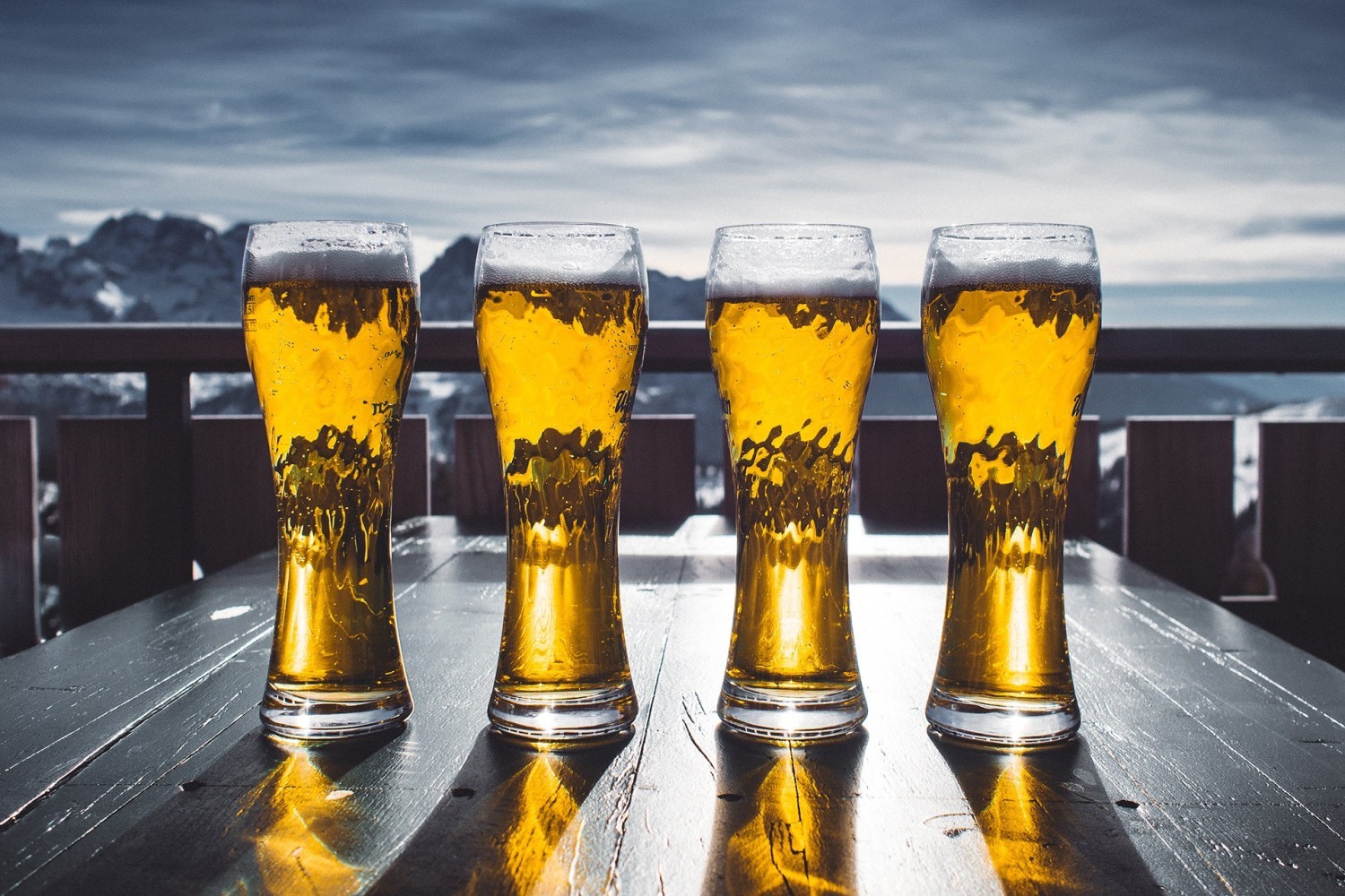 Alkohol"Zabrania się uprawiania narciarstwa lub snowboardingu na zorganizowanym terenie narciarskim w stanie nietrzeźwości lub pod wpływem środka odurzającego