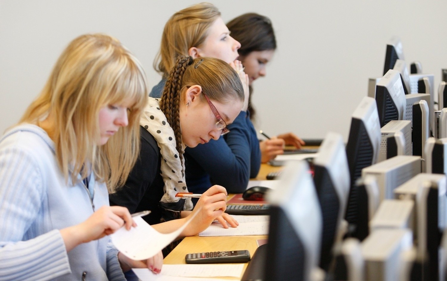 Po jakich kierunkach studiów zarabia się najwięcej?