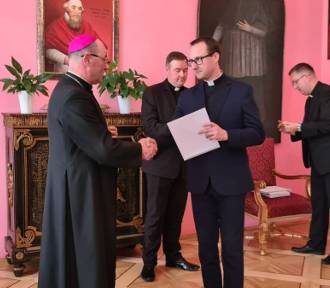 Prymas Polski podpisał dekret. Duże zmiany personalne w parafiach [LISTA]