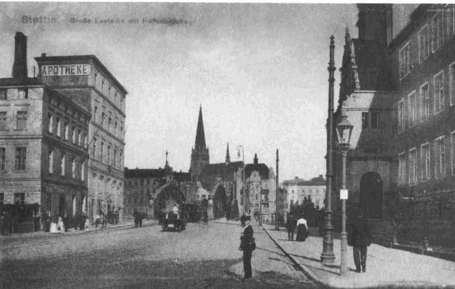 Ulica Energetyków (Die grosse Lastadie), z widokiem na wieżę katedry Św