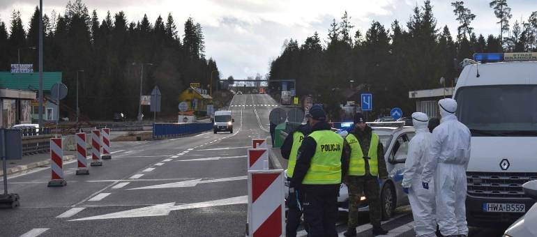 Koronawirus. Słowacy zamykają granice. Część przejść granicznych zamknięta na głucho. Jak można wjechać do Słowacji?
