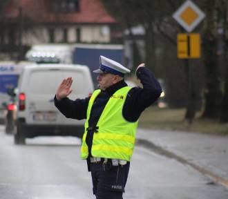 Policja w Bełchatowie informuje o utrudnieniach w ruchu drogowym w Bełchatowie, FOTO