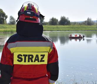 Akcja poszukiwawcza na Dunajcu koło Tarnowa. W akcji kilka jednostek straży pożarnej