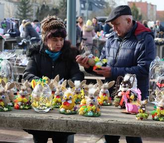 Luty w kalendarzu, a na pchlim targu w Szczecinku wiosna [zdjęcia]