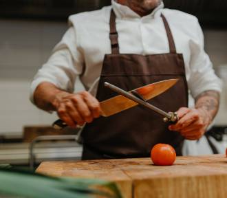 Zestaw noży w bloku do twojej wymarzonej kuchni - jaki wybrać, aby nie żałować?