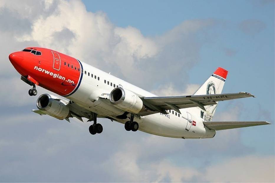 Tani przewoźnicy tacy jak Norwegian, Ryanair czy EasyJet ograniczyły loty z Polski