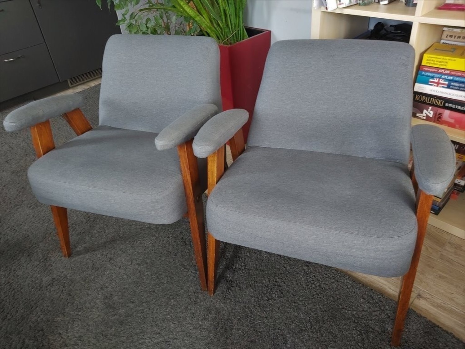 Fotel 366 ChierowskiegoTen kultowy fotel z PRL-u produkowany był od lat 60