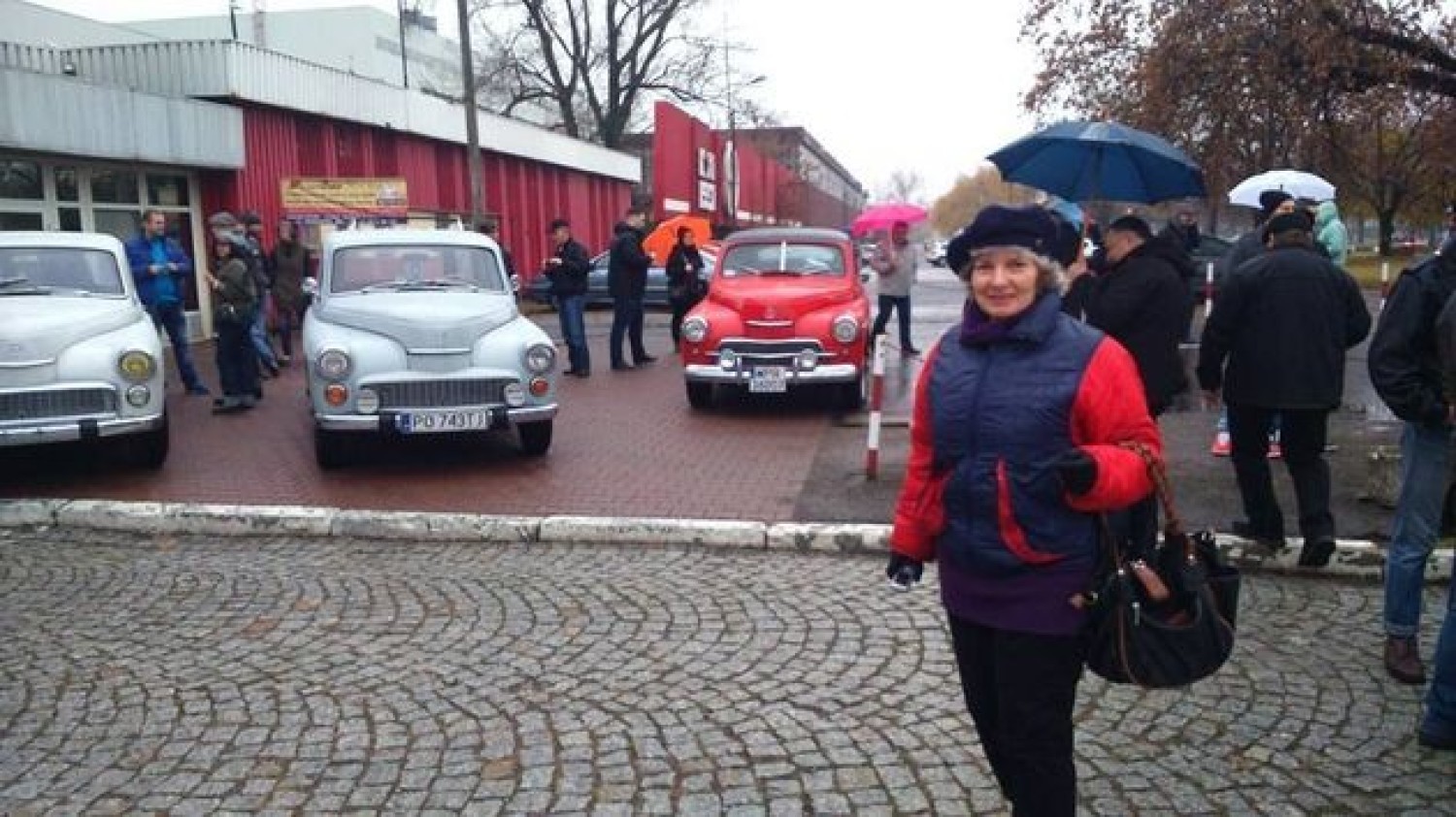 Foto: Jarosław Franciszek FurmaniakNa tle zabytkowych Warszaw z Warszawy niezależna kandydatka do Rady m.st Warszawy lista 3 poz 12 - Anna Bubińska-Furmaniak