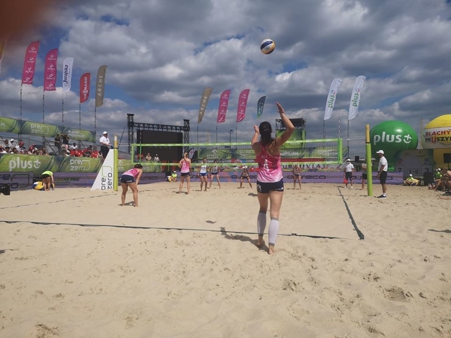 W Warszawie rozegrano drugi turniej półfinałowy PreZero Grand Prix w siatkówce na piasku kobiet