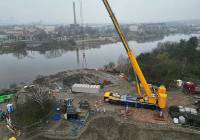 Gigantyczne mosty w Poznaniu pną się w górę! Pierwsze elementy już zamontowane