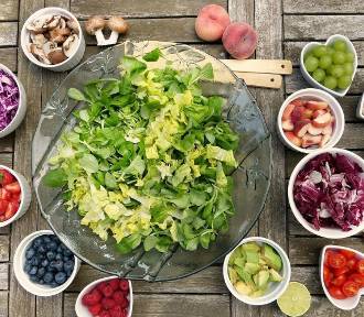 Diety NFZ: 15 planów żywieniowych, 9 tys. przepisów. Darmowe jadłospisy
