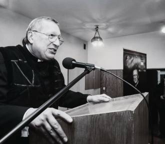 Nie żyje ksiądz Roman Kneblewski. Bydgoski kapłan miał 72 lata