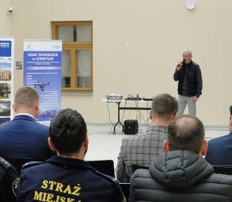 Konferencje na temat praktycznego zastosowania dronów i technologii w lotnictwie