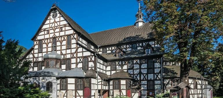 Dolnośląski kościół, który zachwycił UNESCO. Co skrywa ten niezwykły klejnot Dolnego Śląska?