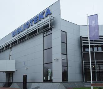 Wystawa „Ku wolności – droga do demokracji” w chełmskiej bibliotece