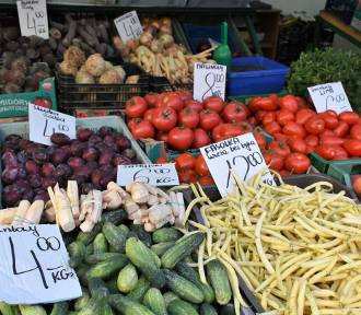 Jakie są ceny warzyw i owoców na chełmskim bazarze?