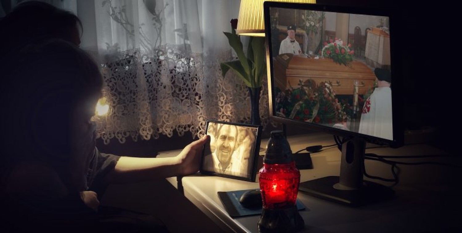 W Wałbrzychu można zamówić transmisję z pogrzebu
