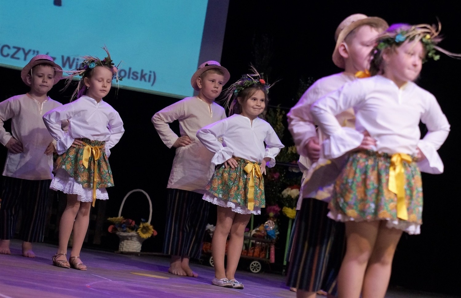 Przedszkole Niepubliczne "Smyk" w Inowrocławiu było organizatorem I Przedszkolnego Przeglądu Tańca Ludowego, który odbył się na deskach Teatru Miejskiego