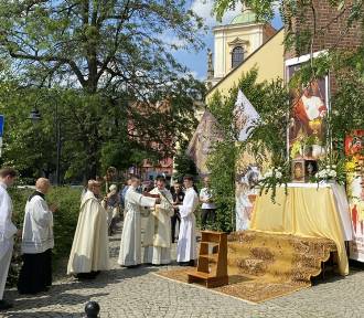 Tłumy wiernych na procesji Bożego Ciała we Wrocławiu. Zobaczcie zdjęcia!