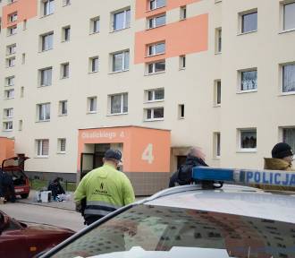 Policja ewakuowała mieszkańców domu przy ul. Okulickiego w Elblągu! ZDJĘCIA