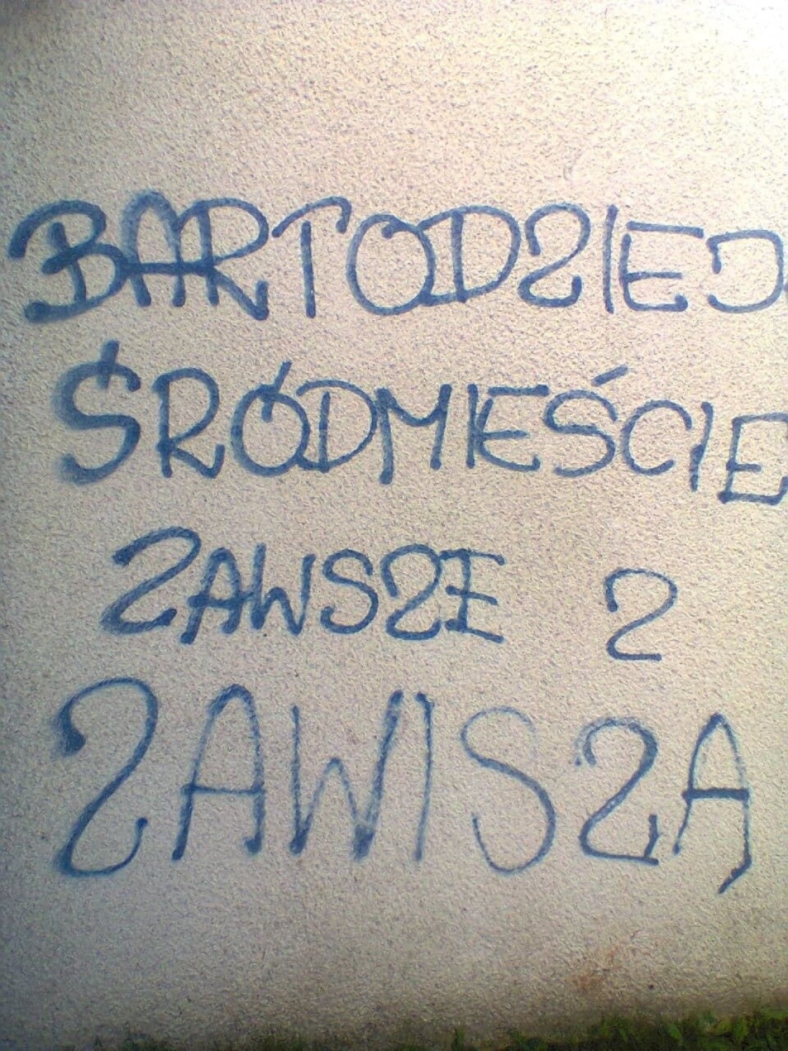 Ściany budynków, garaże, przystankowe wiaty i w wielu innych miejscach, z wolnym miejscem na rysunek - na symbole bydgoskiego Zawiszy można natknąć się niemal w każdym zakątku miasta