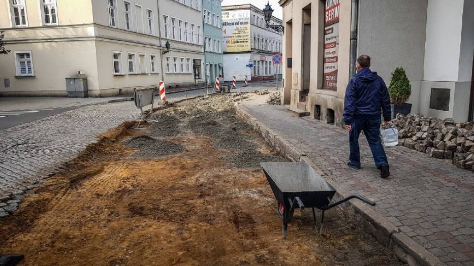 Remont ulicy Niepodległości w Lesznie wykonany jesienią 2020 roku