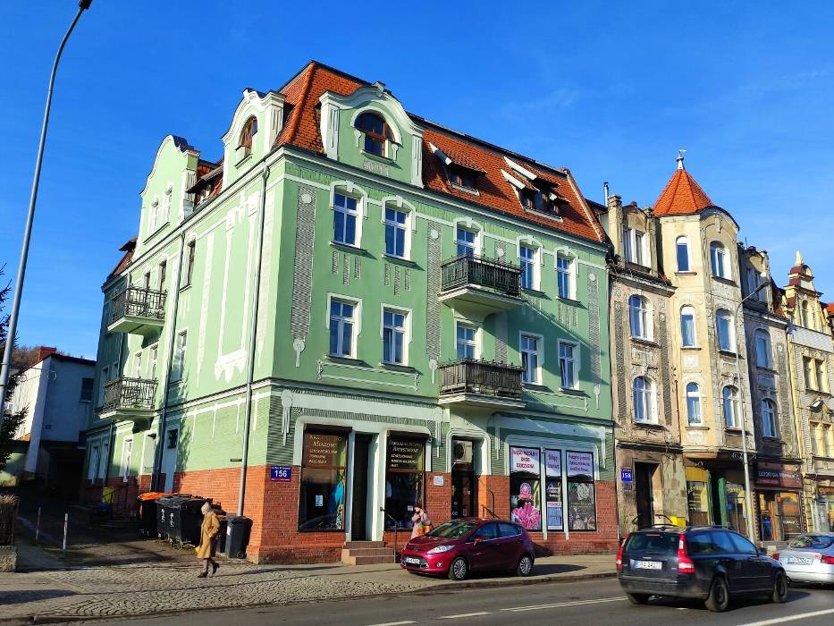 Błyszczą, wcześniej a szpeciły - najpiękniej odnowione budynki w Wałbrzychu [ZDJĘCIA]
