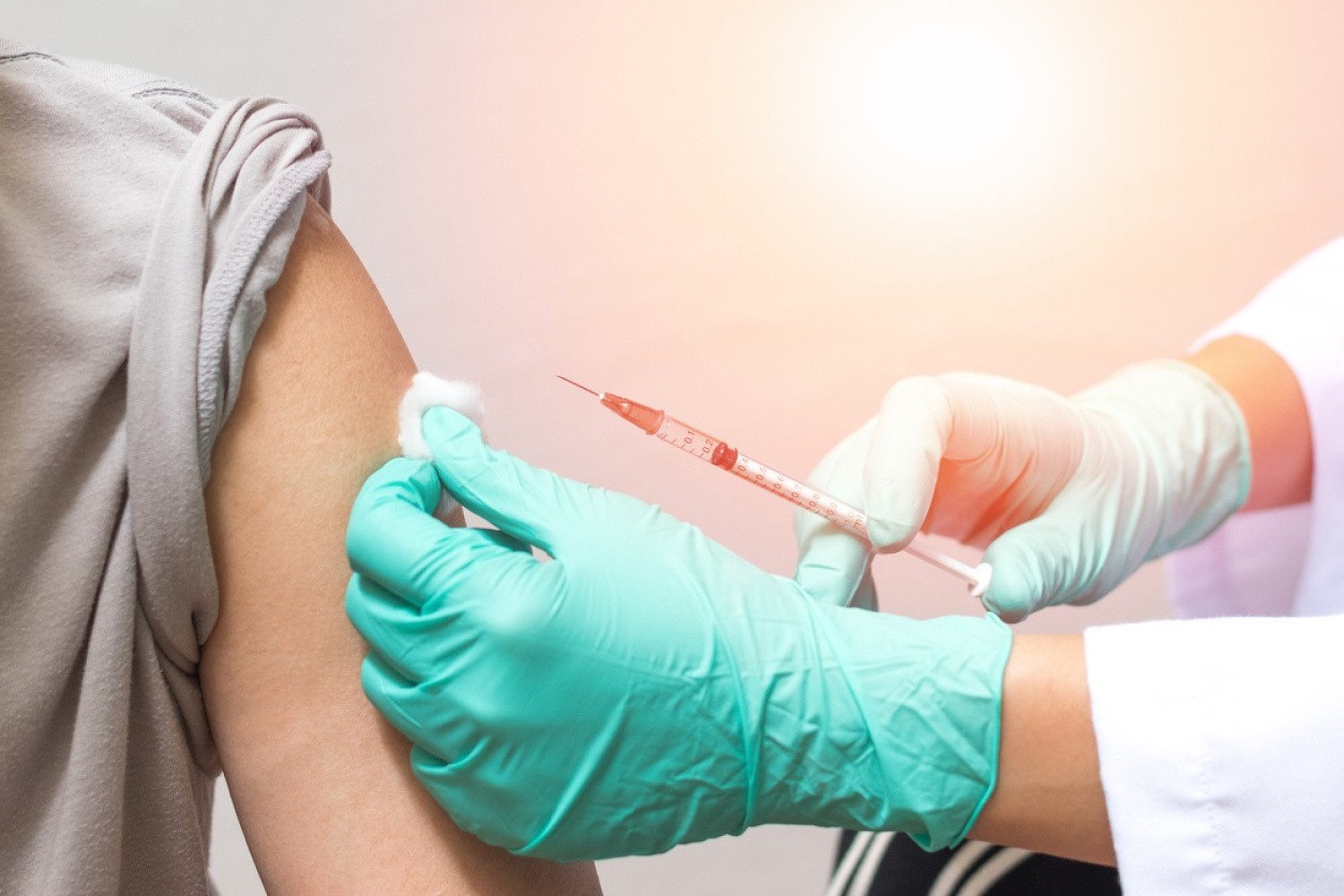 Jessica Manning wraz z zespołem pracuje nad uniwersalną szczepionką, która może powstrzymać kolejne epidemie