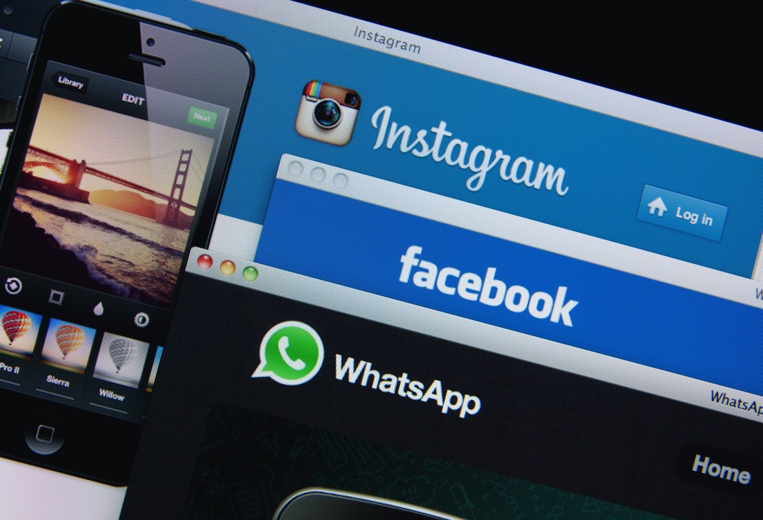 WhatsApp rzeczywiście wprowadza zmiany, ale są one związane z aktualizacją regulaminu i polityki prywatności