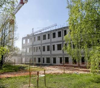 Nowa szkoła w Poznaniu rośnie w oczach! Zobacz zdjęcia z budowy