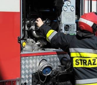 Pożar samochodu w Radomiu. W akcji straż pożarna