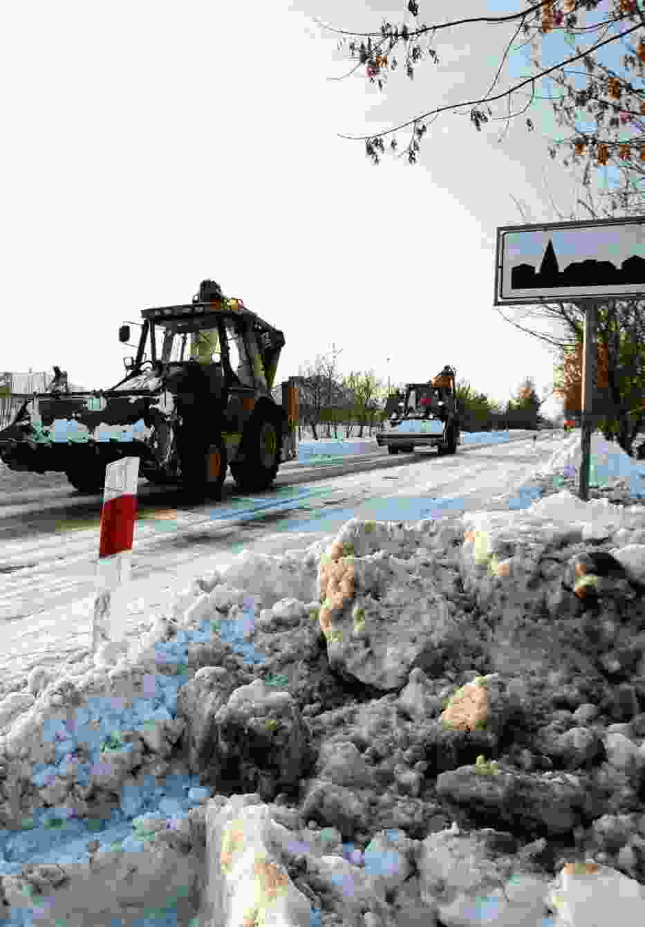 Trasę Dąbrowa– Skórzewo oczyściły dopiero koparki