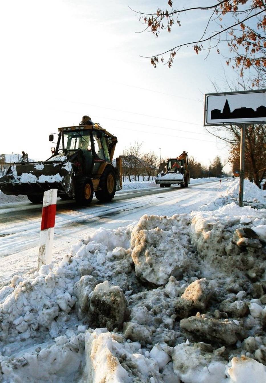 Trasę Dąbrowa– Skórzewo oczyściły dopiero koparki