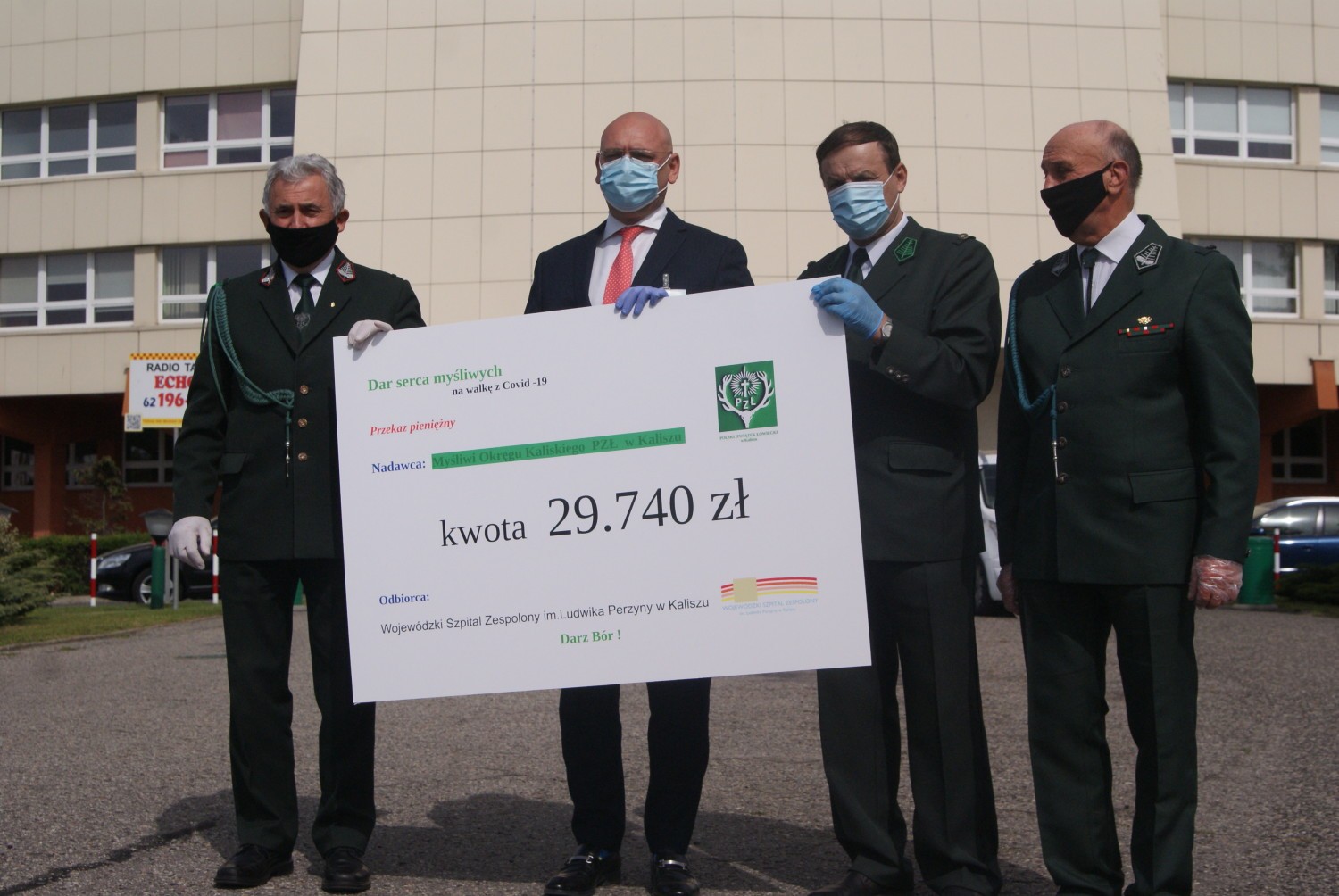 Szpital w Kaliszu. Myśliwi wsparli finansowo lecznicę w walce z koronawirusem