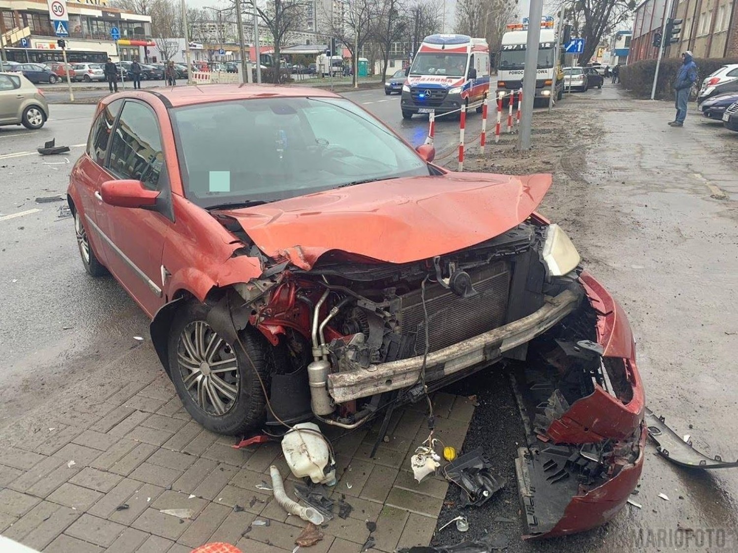 Do zderzenia dwóch samochodów doszło w piątek po godzinie 12