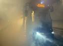 Dym, ranni i strażacy w tunelu tramwajowym