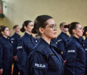 Ślubowanie policjantów w Łodzi. Wśród nich nowi funkcjonariusze komendy w Bełchatowie