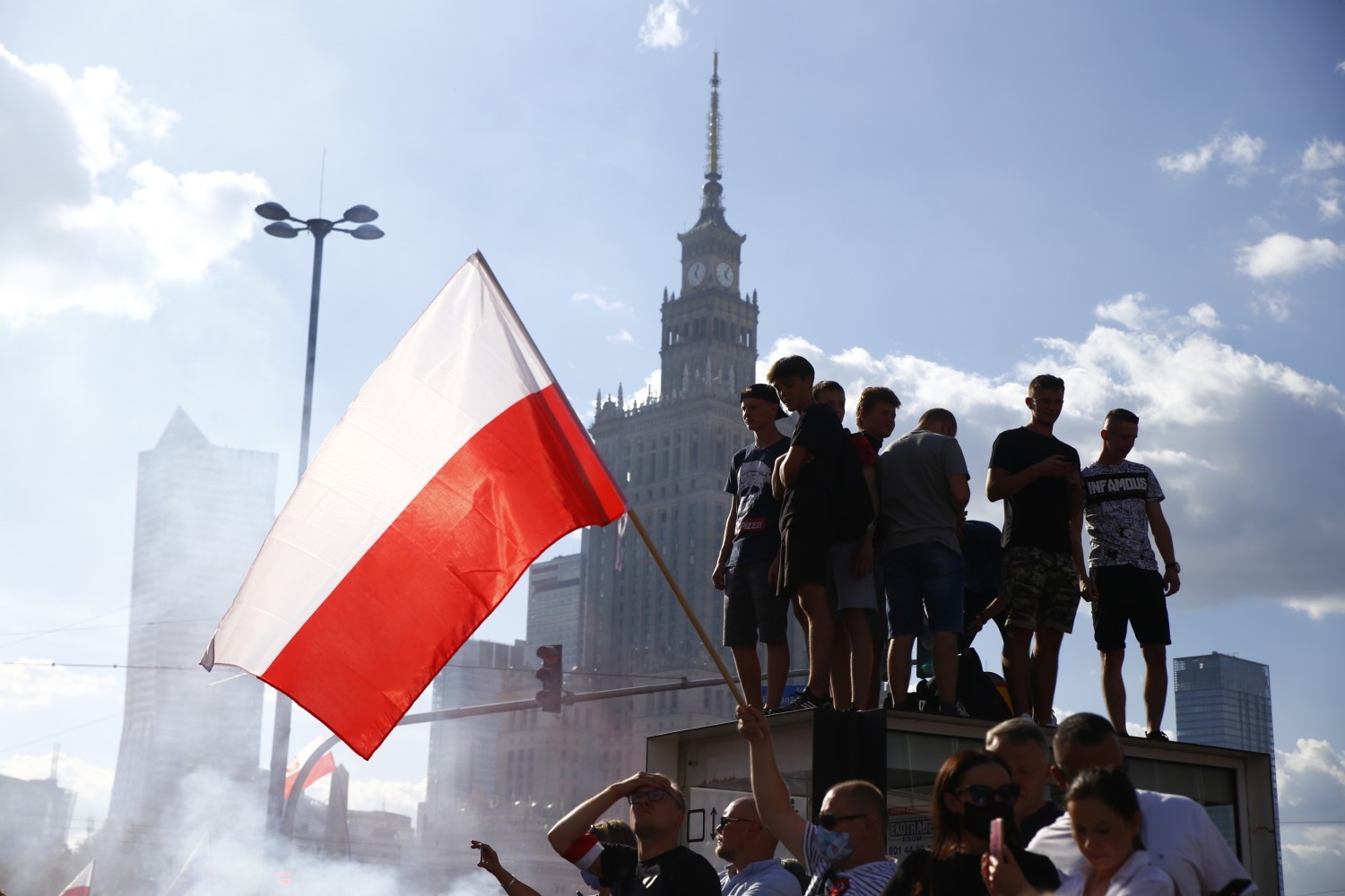 Marsz Powstania Warszawskiego 2020. Narodowcy przeszli ulicami Warszawy