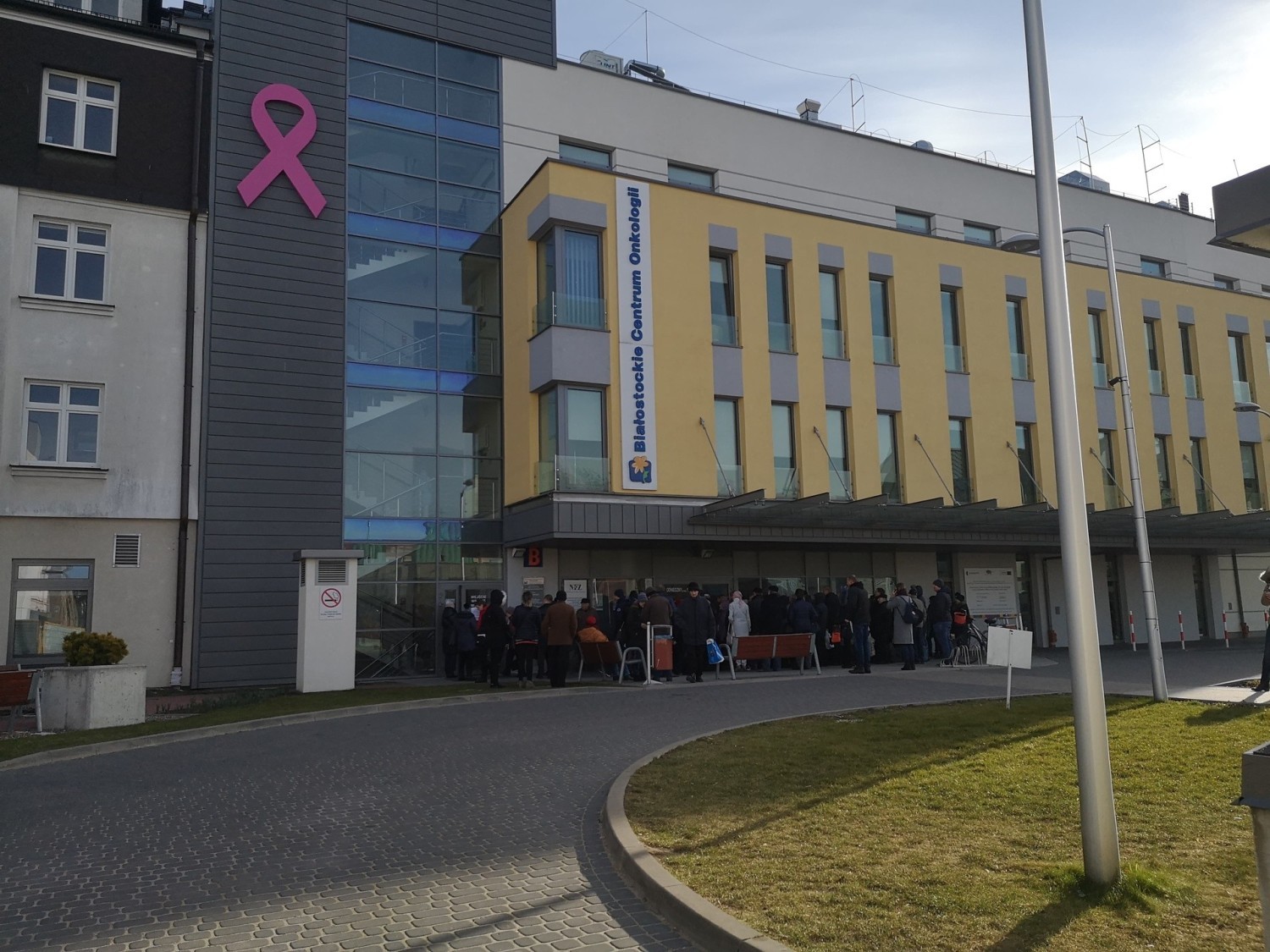 Kolejka przed BCO (poniedziałek 16 marca rano)