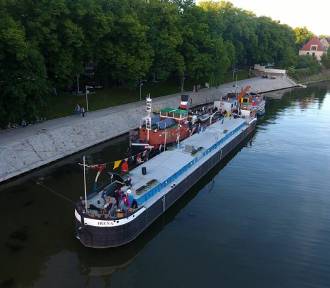 Wernisaż prac "O rzece" w pływającej galerii na Odrze we Wrocławiu! 