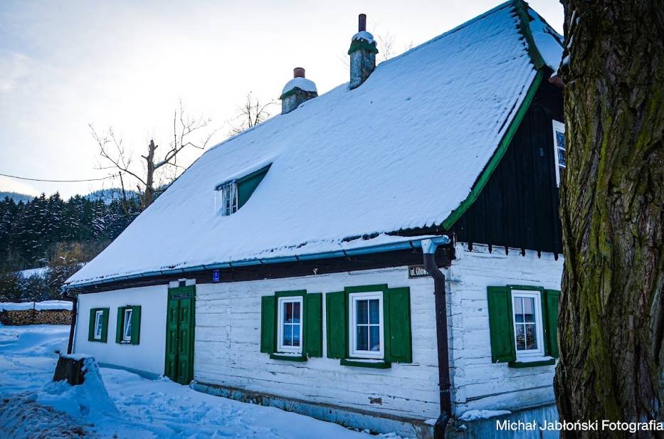 Bajeczne Sokołowsko pod pierzynką śniegu. To najpiękniejsza wieś na Dolnym Śląsku