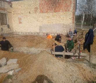 Po raz kolejny wzięli sprawy w swoje ręce. Strażacy z Felicjanowa rozbudowują remizę
