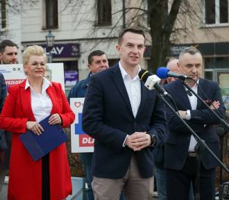 Minister Adam Szłapka poparł kandydatkę na urząd burmistrza Olkusza Annę Kwaśniewską