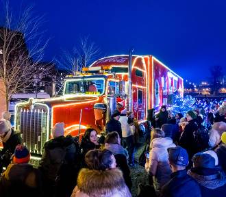 Świąteczna ciężarówka Coca-Coli rusza w trasę. Kultowy pojazd zawita do Warszawy