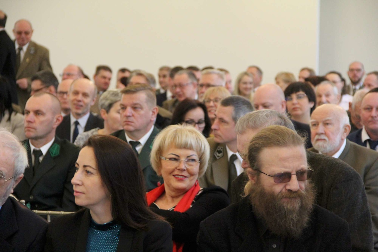 Nadanie i poświęcenie sztandaru dla Nadleśnictwa Międzychód w 100-lecie polskiej administracji
