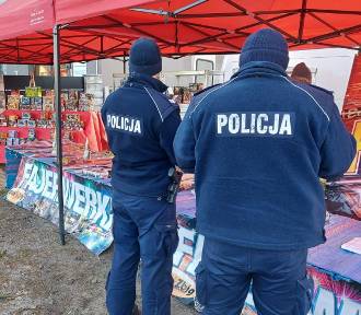 Policjanci sprawdzają punkty sprzedaży fajerwerków. Kontrole także w Łódzkiem ZDJĘCIA